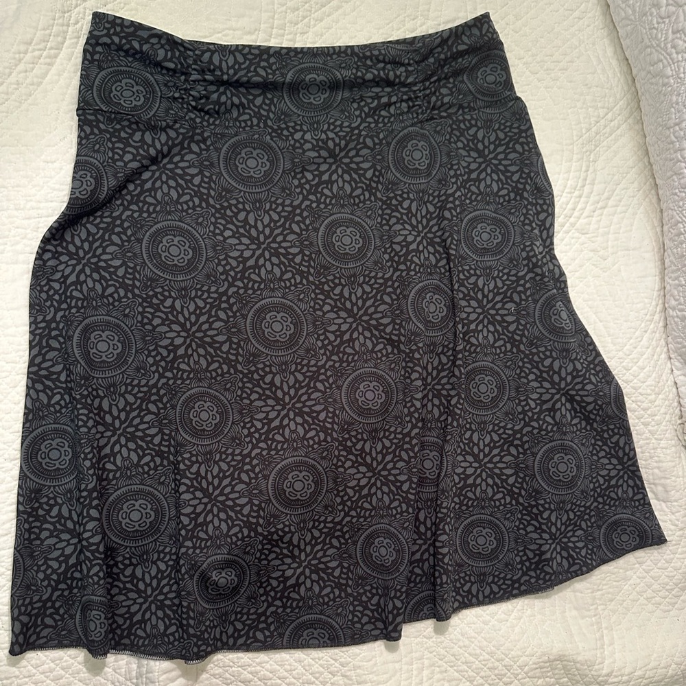 Soybu skirt, grey and black, size Large. Never worn, smoke free home.